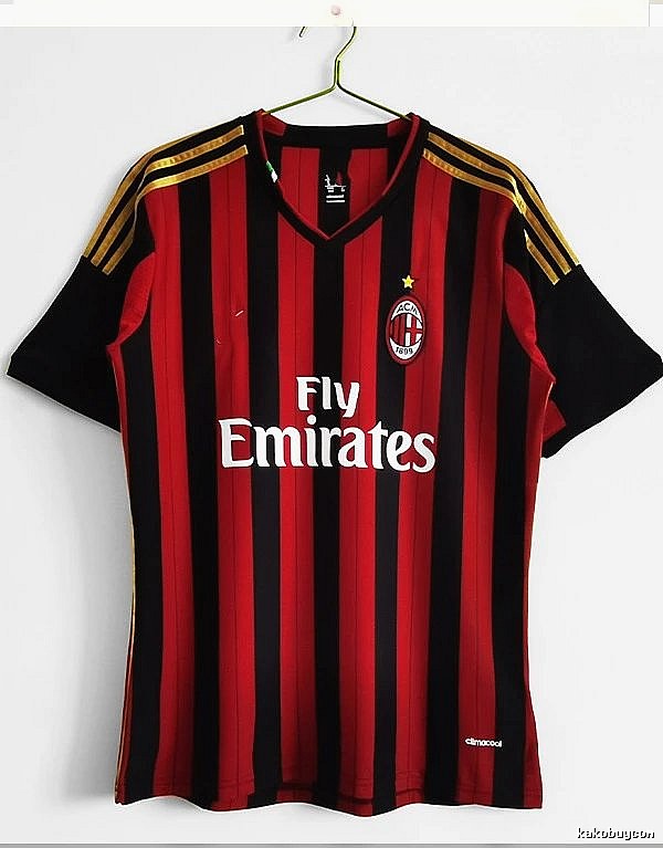 AC Milan Casual Retro soccer jersey Red Black Striped for Comfortable Styling