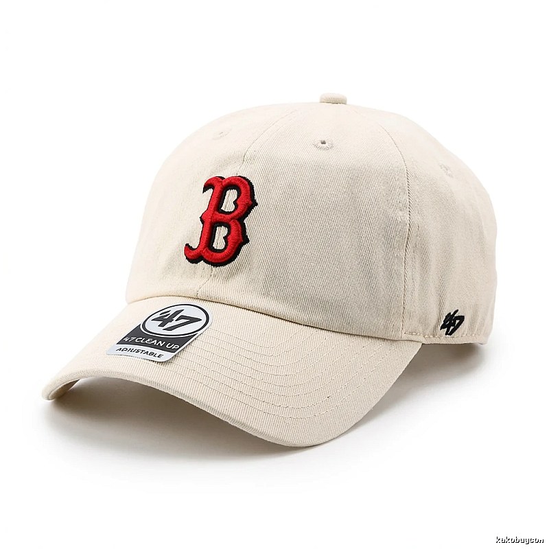 Beige baseball cap of the MLB Boston Red Sox