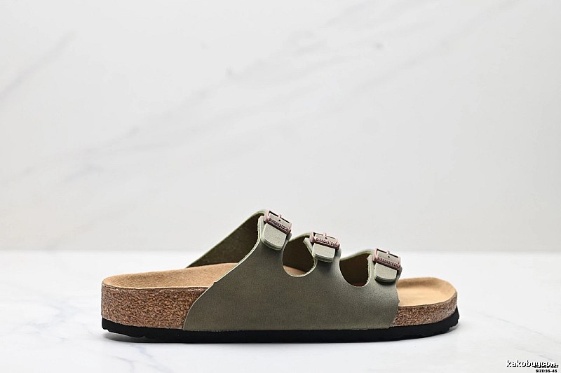 BIRKENSTOCK Three-Buckle Casual Style Olive Green Slide Sandals