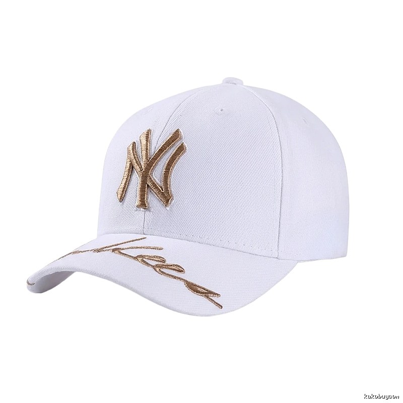 Classic-style white baseball cap of MLB