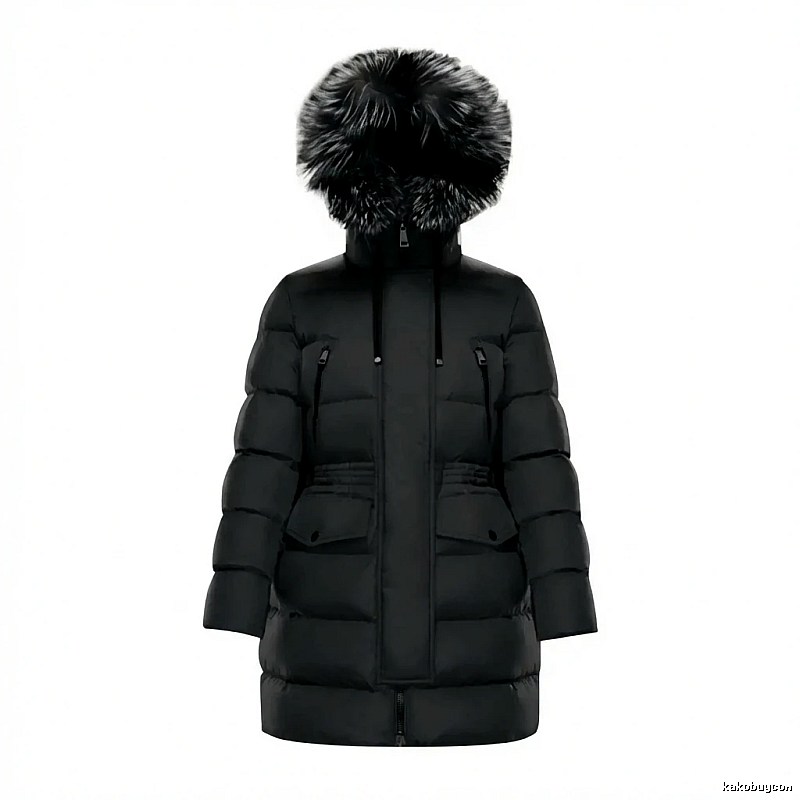Long black down jacket of Moncler
