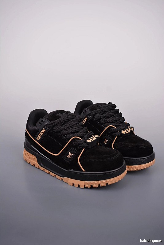 Nike Black and Brown Low-Top Sneakers with Streamlined Sole