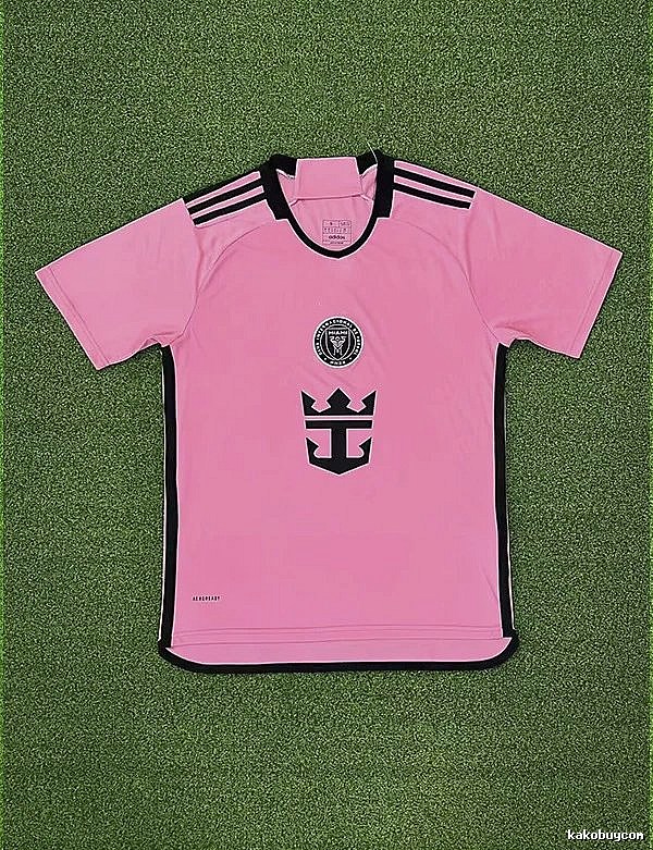Real Madrid Classic Home soccer jersey White Real Madrid with Travel-Friendly Style