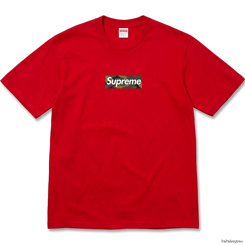 Supreme camouflage-style red T-shirt