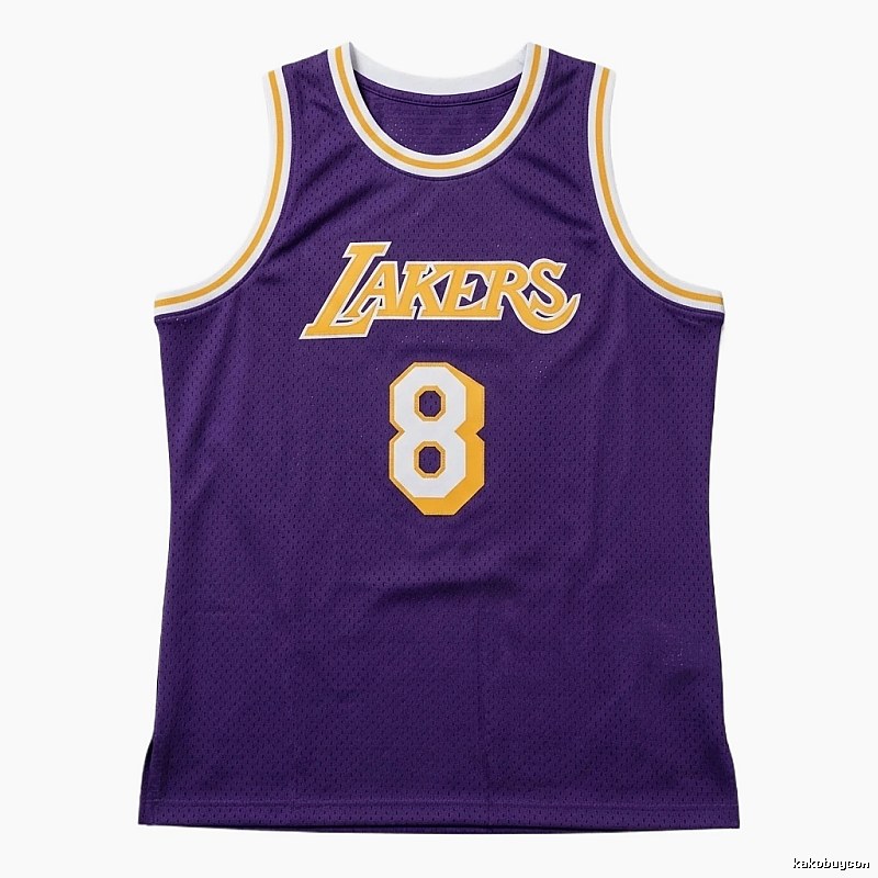 The classic blue jersey of the Michael Jordan.